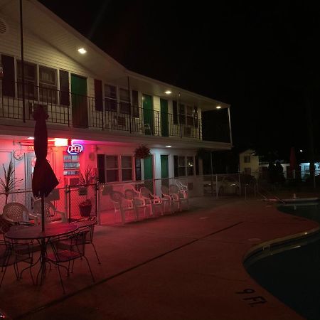 Colonial Motel Wisconsin Dells Exterior foto