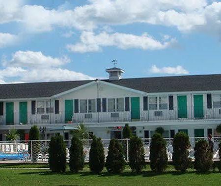 Colonial Motel Wisconsin Dells Exterior foto