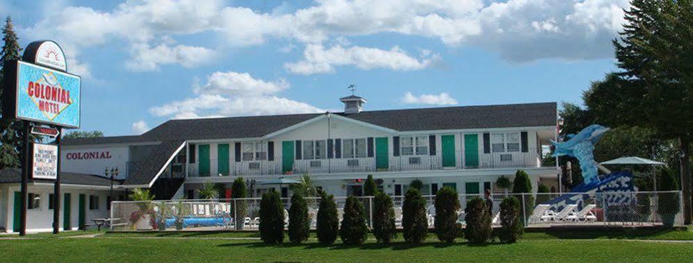 Colonial Motel Wisconsin Dells Exterior foto